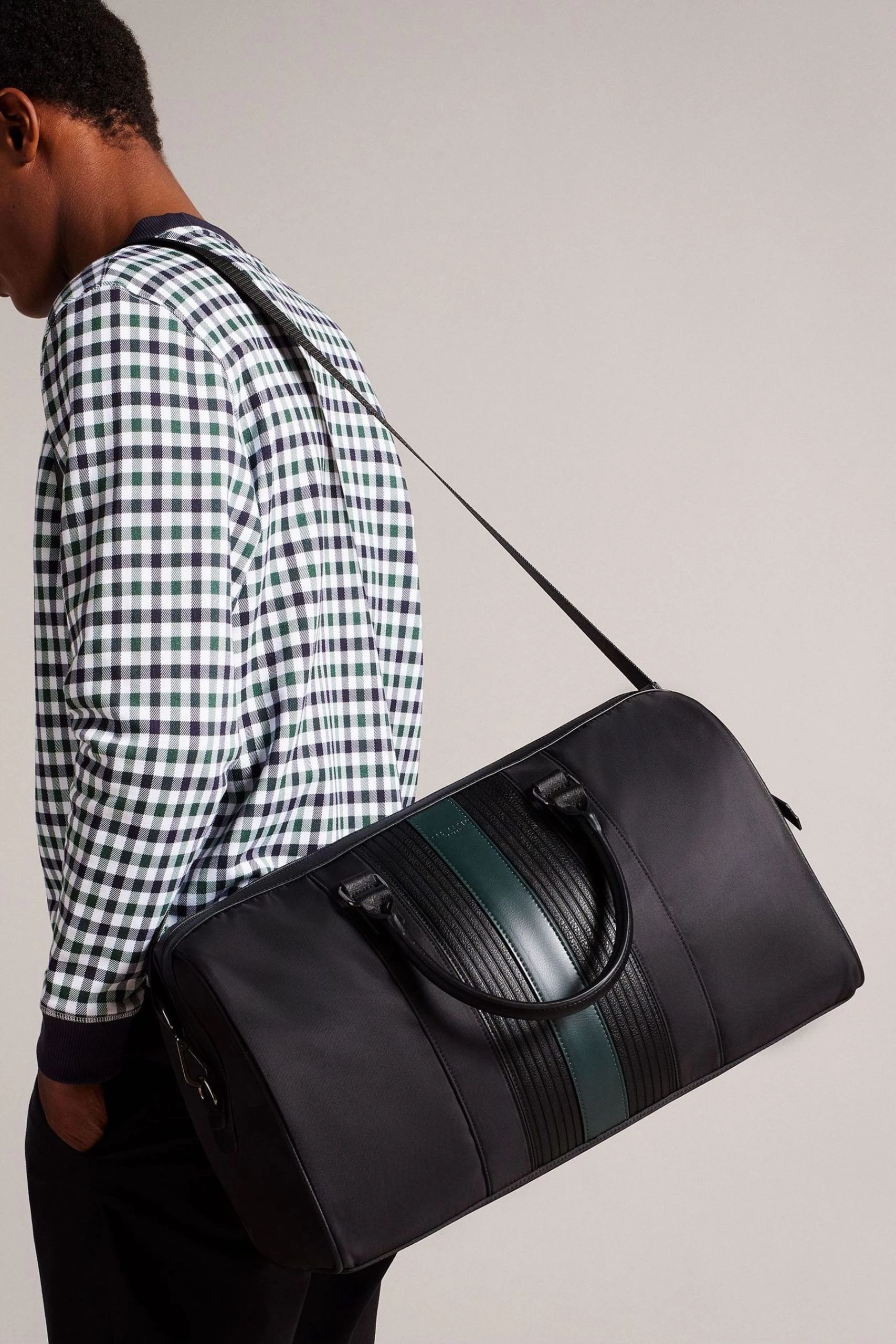 Ted Baker Rucks Black Core Twill Pu Striped Holdall 7 Ted Baker Rucks Black Core Twill Pu Striped Holdall - Image 5