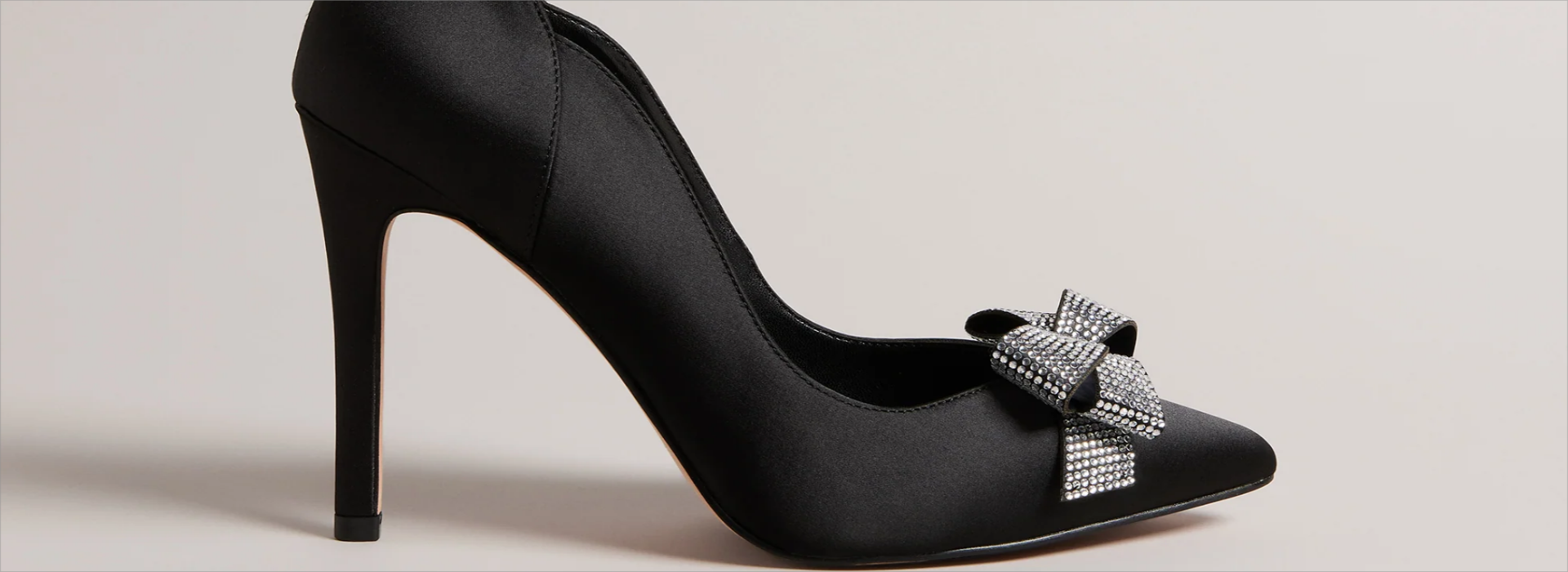 Front Page -Ted Baker Shop 1屏幕截图 2024 01 10 1420371