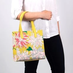 Ted Baker FLOWCON Chrysanthemum Print Small Icon Bag -Ted Baker Shop 269573 ted baker flowcon flower pattern icon bag lifestyle 1