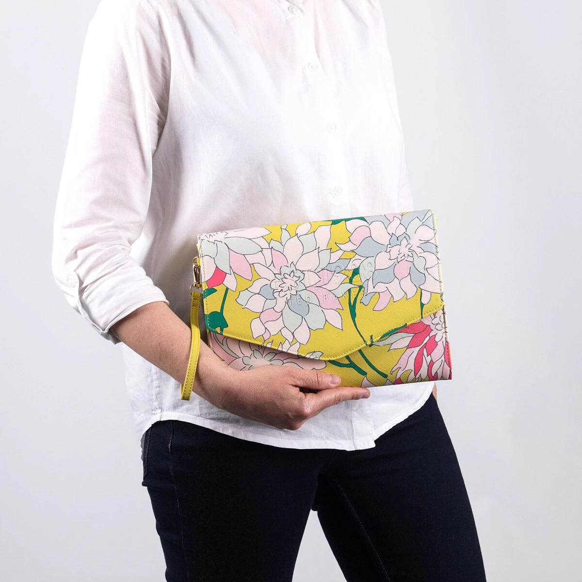 Ted Baker FLWRY Chrysanthemum Print Envelope Pouch Bag 7 Ted Baker FLWRY Chrysanthemum Print Envelope Pouch Bag - Image 5