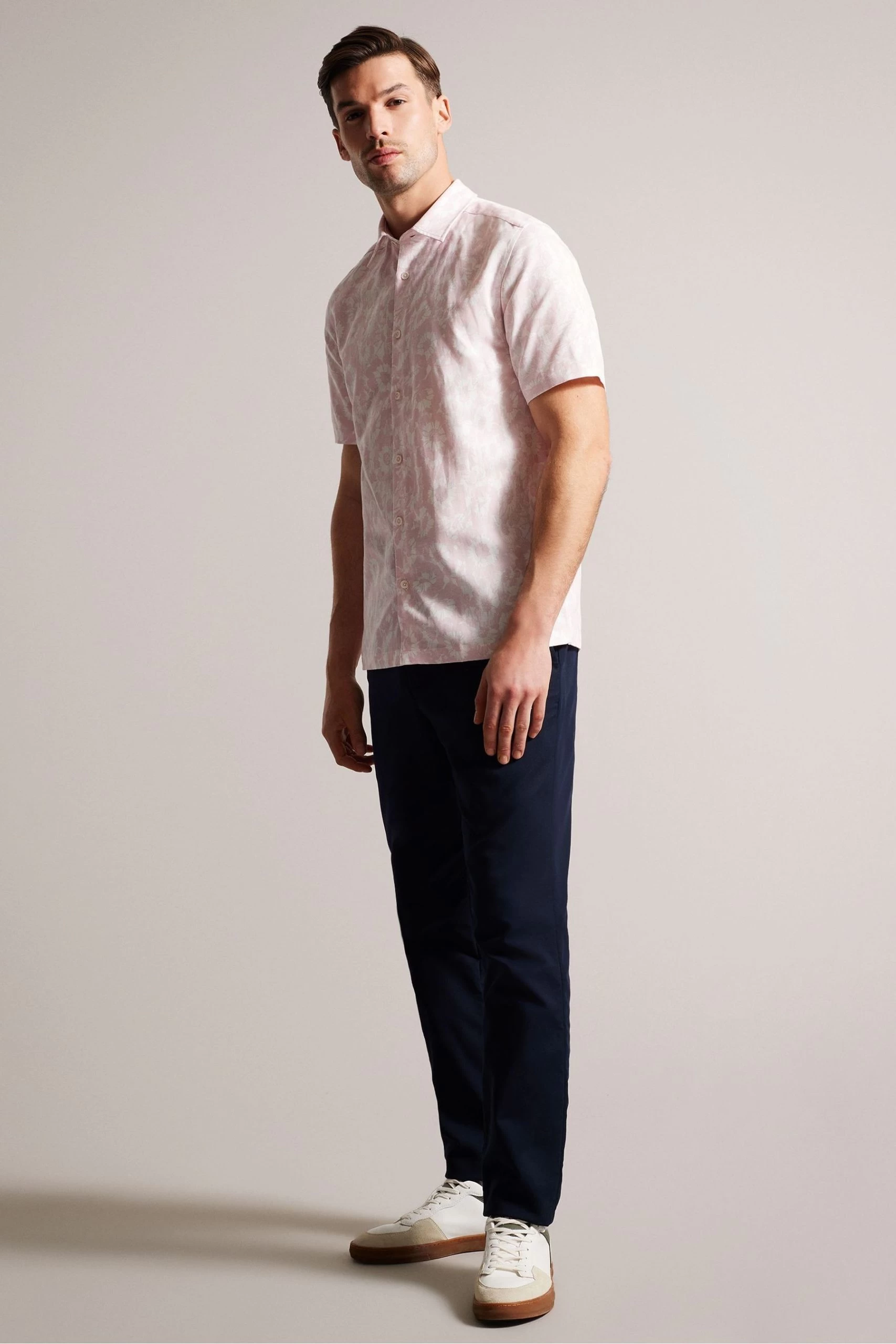 Ted Baker Pink Flaisby Short Sleeved Linen Blend Floral Print Shirt 5 Ted Baker Pink Flaisby Short Sleeved Linen Blend Floral Print Shirt - Image 3