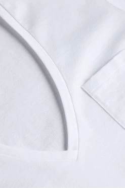 Ted Baker Lovage Easy Fit V-Neck White T-Shirt 9 Ted Baker Lovage Easy Fit V-Neck White T-Shirt -Ted Baker Shop D29491s4