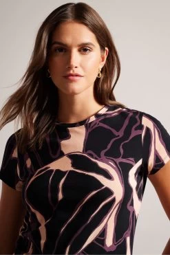 Ted Baker Nude Pink Chrissi Printed Fitted T-Shirt 10 Ted Baker Nude Pink Chrissi Printed Fitted T-Shirt -Ted Baker Shop D40091s4