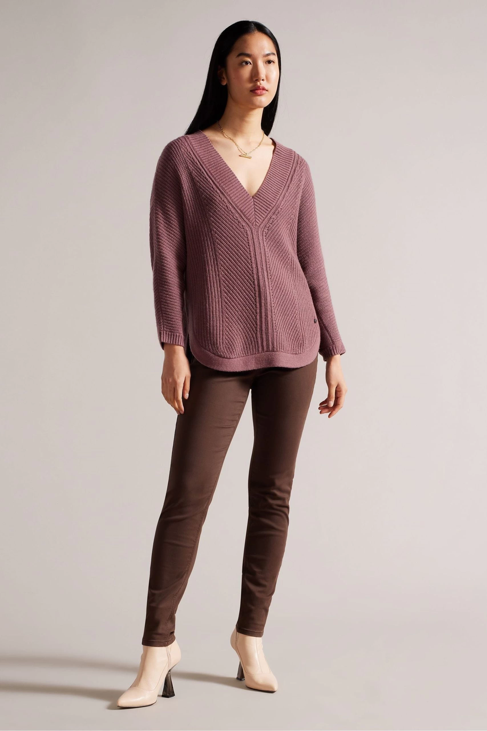 Ted Baker Natural Lerissa Engineered Slouchy V-Neck Sweater 6 Ted Baker Natural Lerissa Engineered Slouchy V-Neck Sweater - Image 4