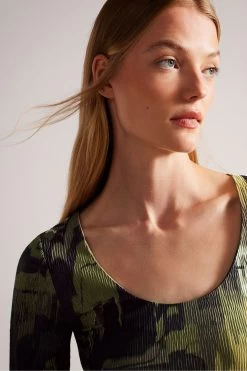 Ted Baker Light Green Jolien Scoop Neck Fitted T-Shirt 10 Ted Baker Light Green Jolien Scoop Neck Fitted T-Shirt -Ted Baker Shop D40111s4