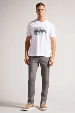 Ted Baker Rewild Short Sleeve Regular Printed White T-Shirt 9 Ted Baker Rewild Short Sleeve Regular Printed White T-Shirt -Ted Baker Shop D57313s3