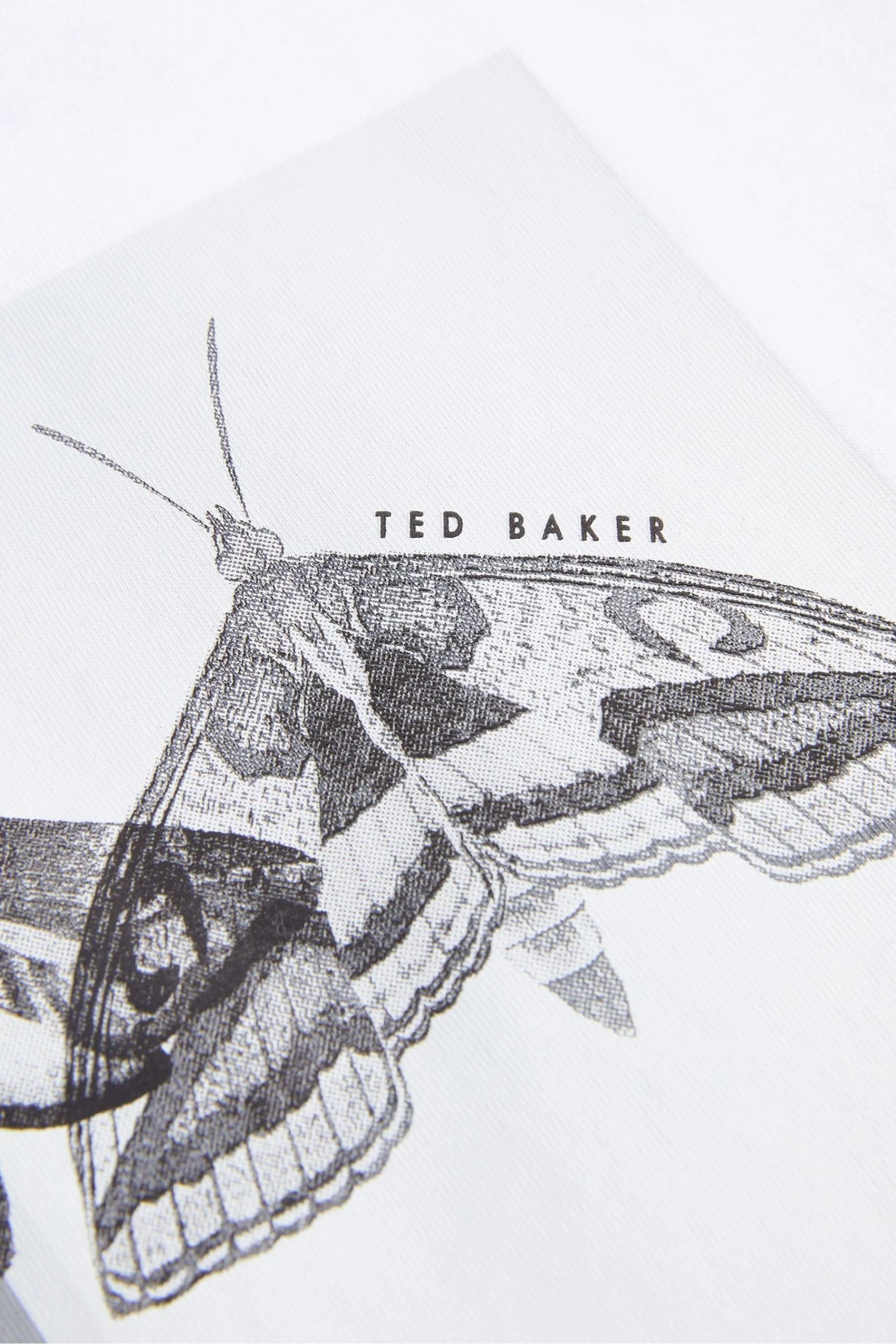 Ted Baker Rewild Short Sleeve Regular Printed White T-Shirt 7 Ted Baker Rewild Short Sleeve Regular Printed White T-Shirt - Image 5