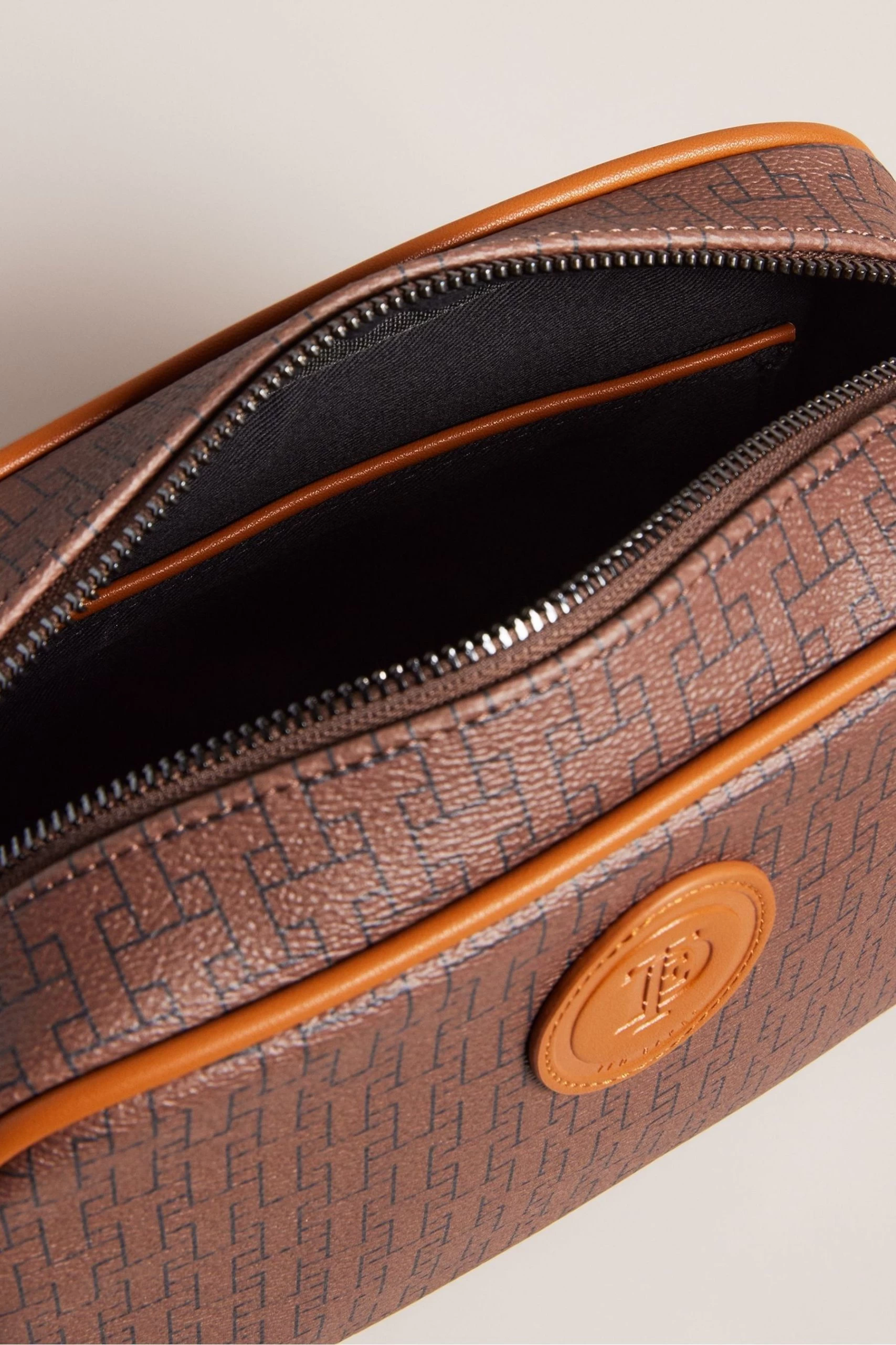 Ted Baker Brown Trayvin T Monogram Camerabag 5 Ted Baker Brown Trayvin T Monogram Camerabag - Image 3
