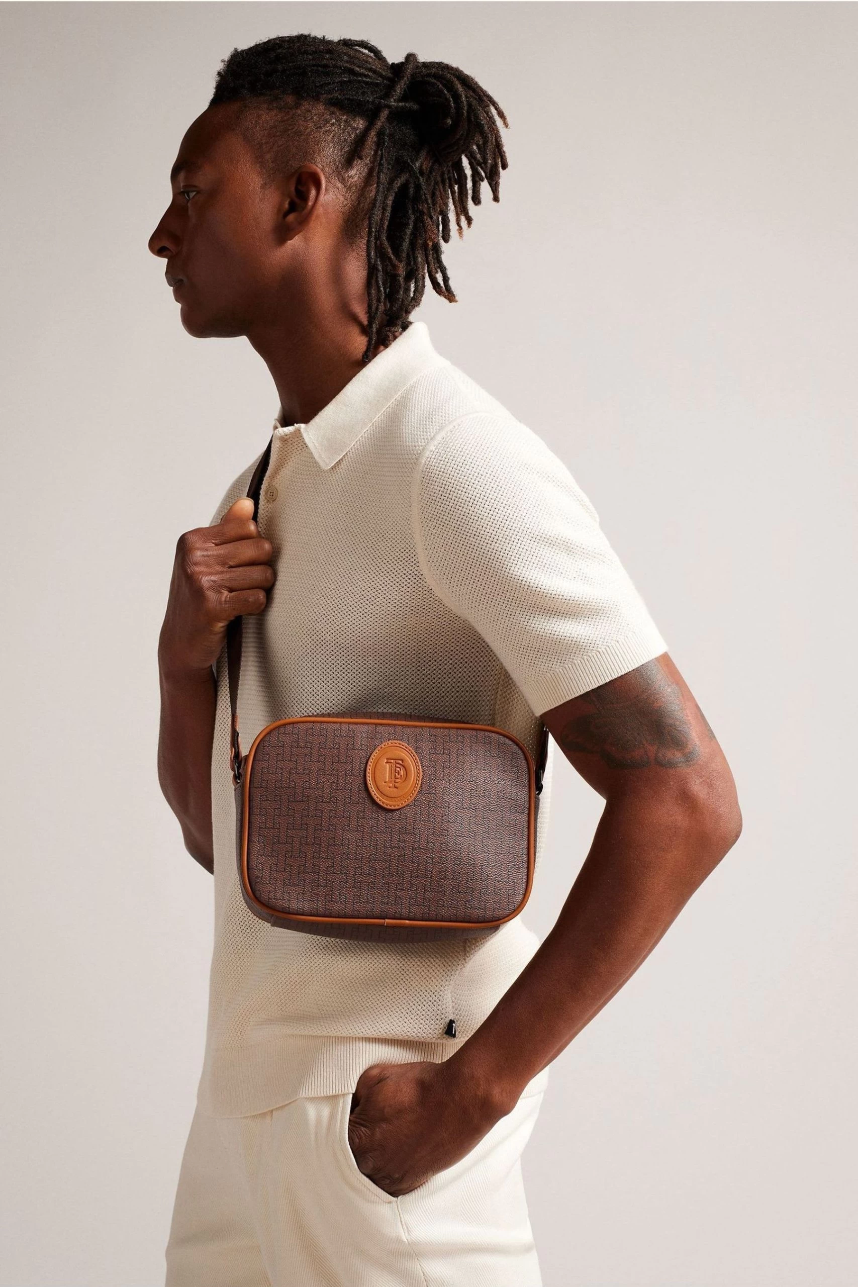 Ted Baker Brown Trayvin T Monogram Camerabag 7 Ted Baker Brown Trayvin T Monogram Camerabag - Image 5