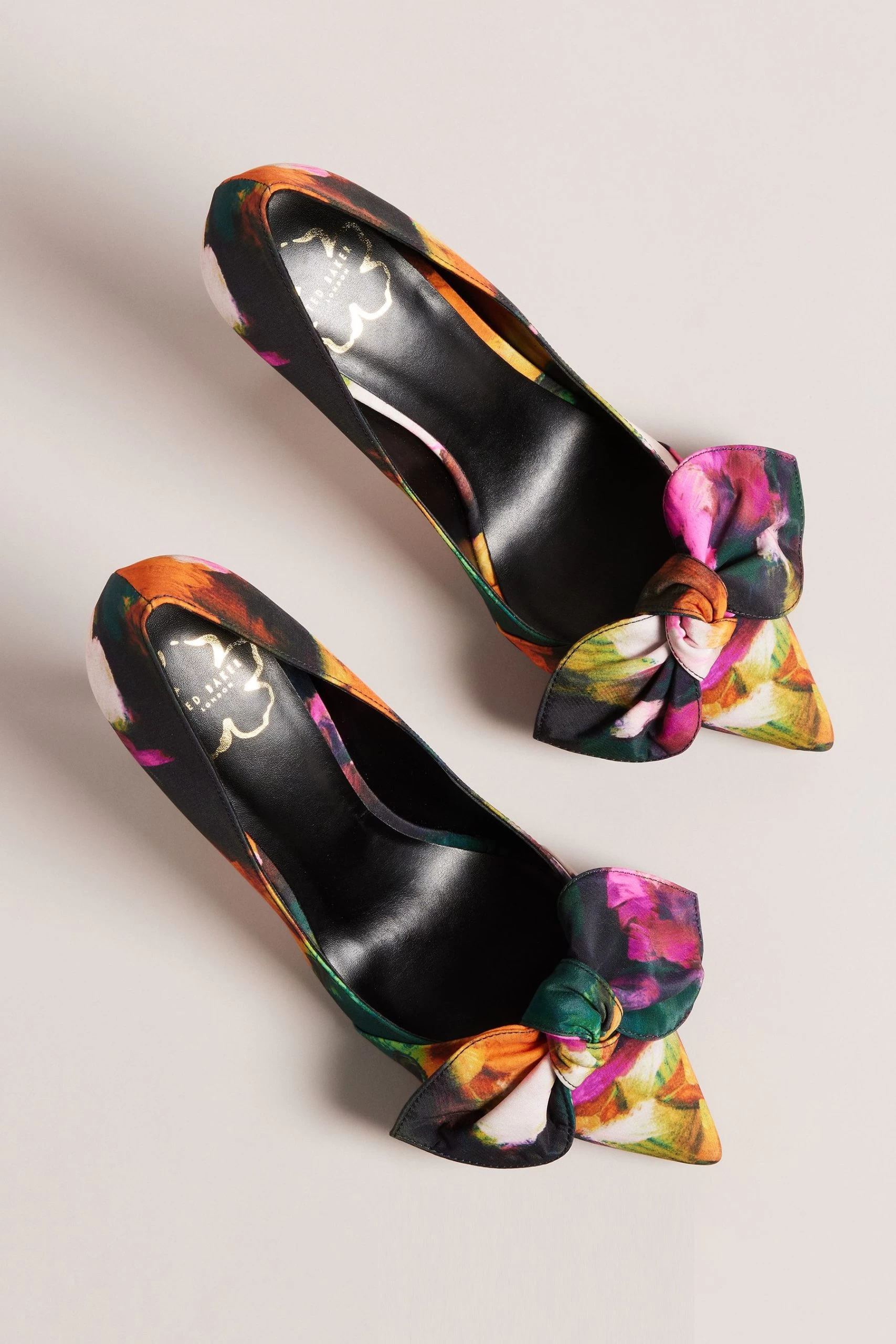 Ted Baker Ryoh Black Art Print 100Mm Bow Court Shoes 5 Ted Baker Ryoh Black Art Print 100Mm Bow Court Shoes - Image 3