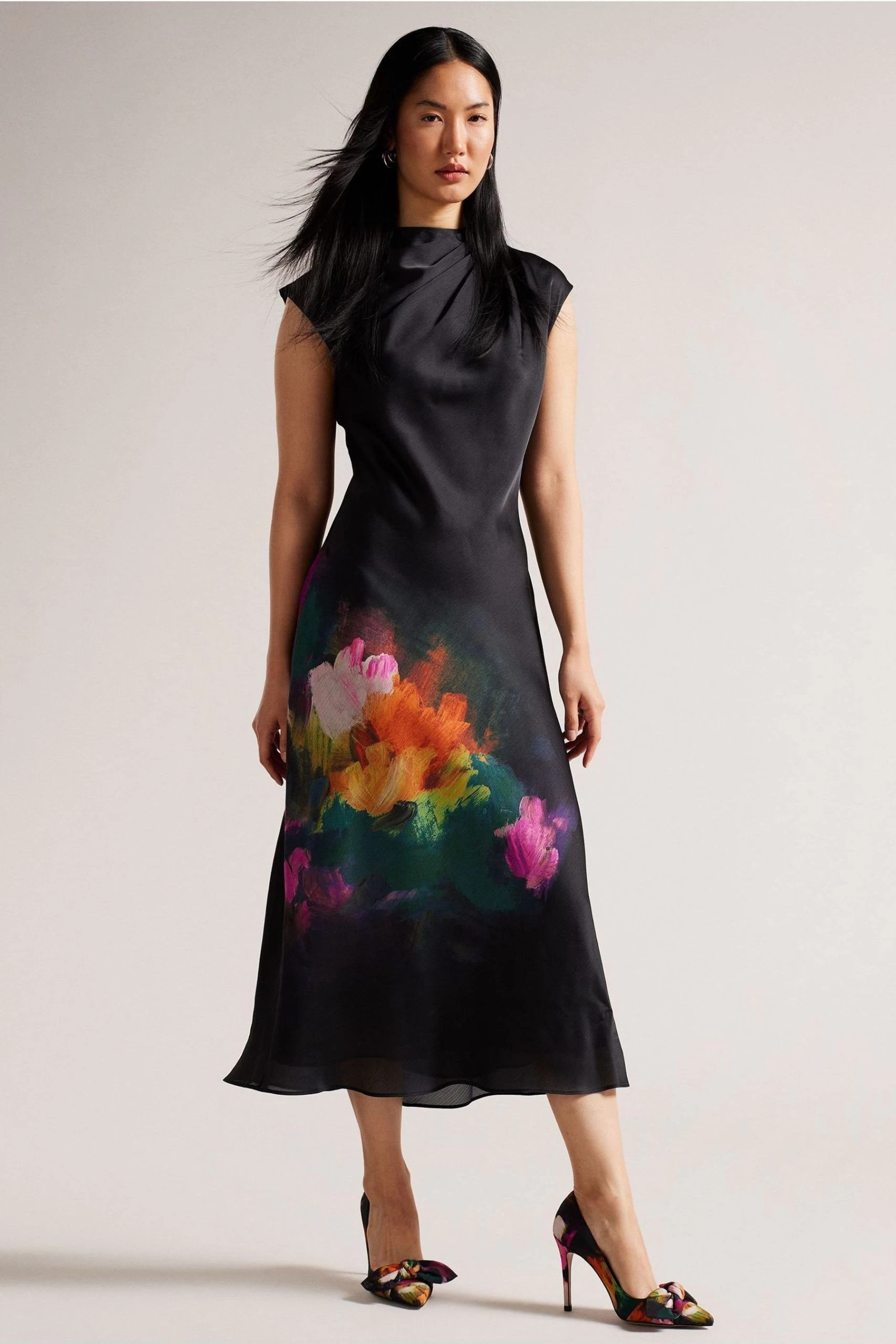 Ted Baker Ryoh Black Art Print 100Mm Bow Court Shoes 7 Ted Baker Ryoh Black Art Print 100Mm Bow Court Shoes - Image 5