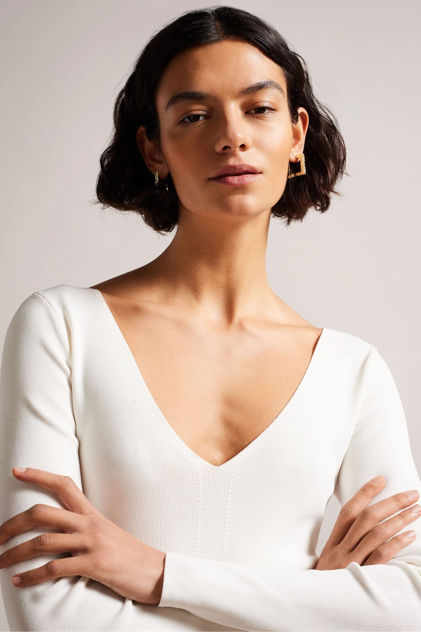 Ted Baker Ivory Cileste V Neck Slim Fit Knit Top 6 Ted Baker Ivory Cileste V Neck Slim Fit Knit Top - Image 4