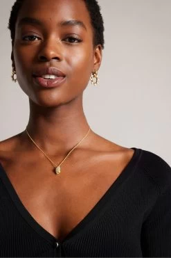 Ted Baker Casela Black Cropped V-Front Cardigan 10 Ted Baker Casela Black Cropped V-Front Cardigan -Ted Baker Shop D84902s4