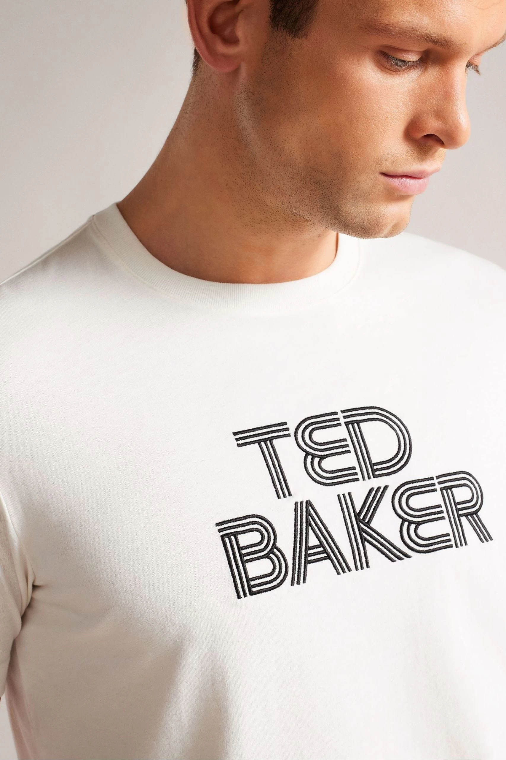 Ted Baker Kenedy White Short Sleeved Regular Fit Branded T-Shirt 6 Ted Baker Kenedy White Short Sleeved Regular Fit Branded T-Shirt - Image 4