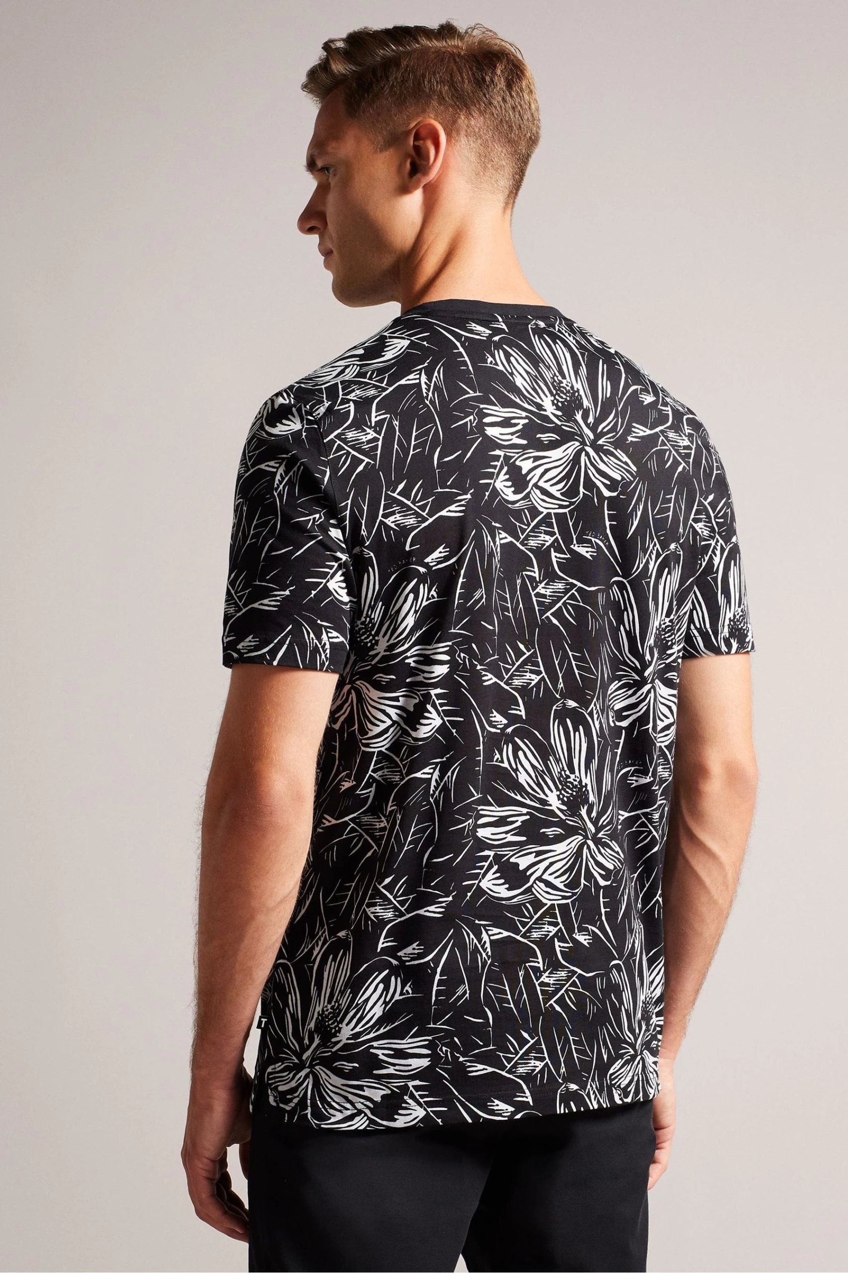 Ted Baker Vennel Black Short Sleeved Printed T-Shirt 4 Ted Baker Vennel Black Short Sleeved Printed T-Shirt - Image 2
