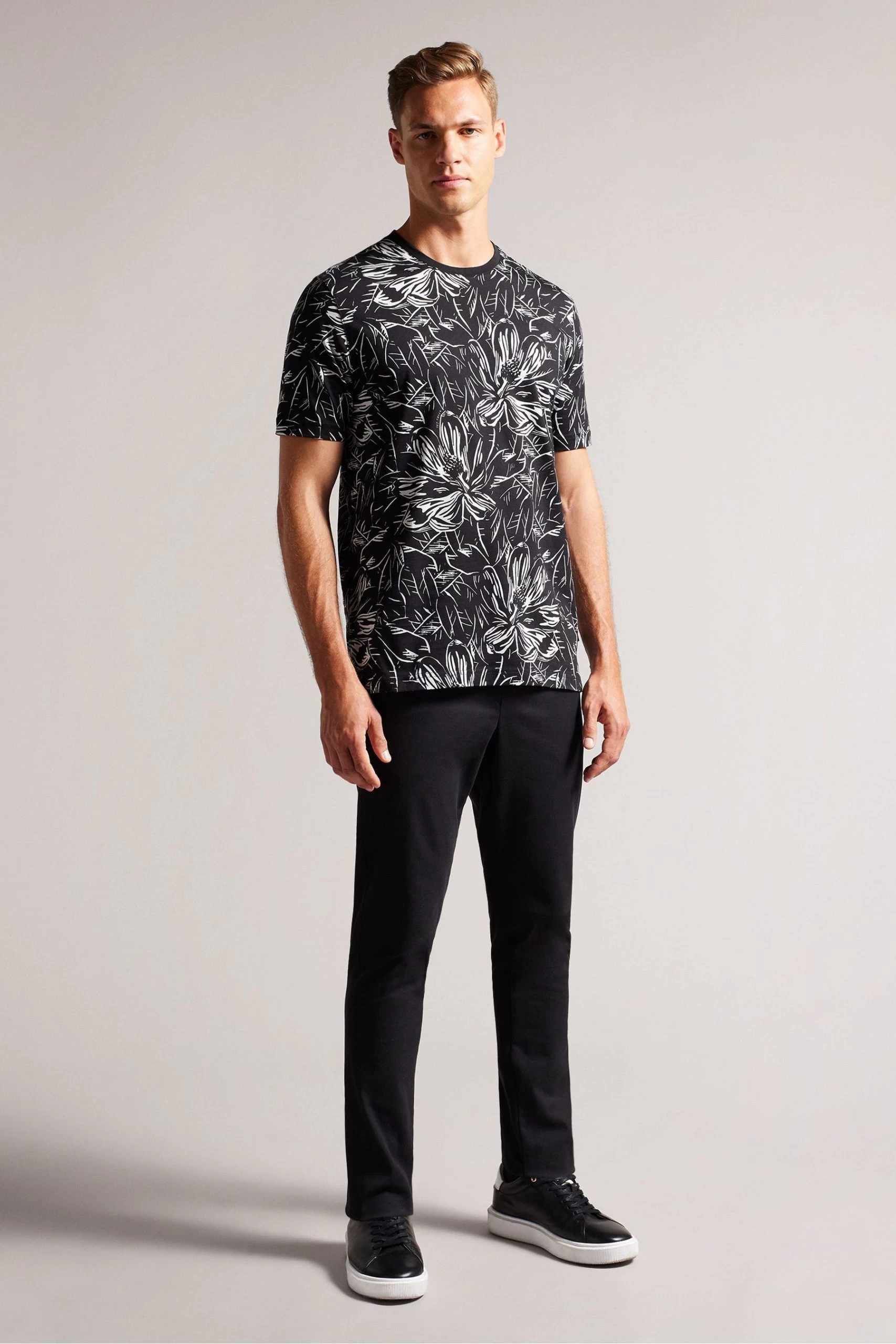 Ted Baker Vennel Black Short Sleeved Printed T-Shirt 5 Ted Baker Vennel Black Short Sleeved Printed T-Shirt - Image 3