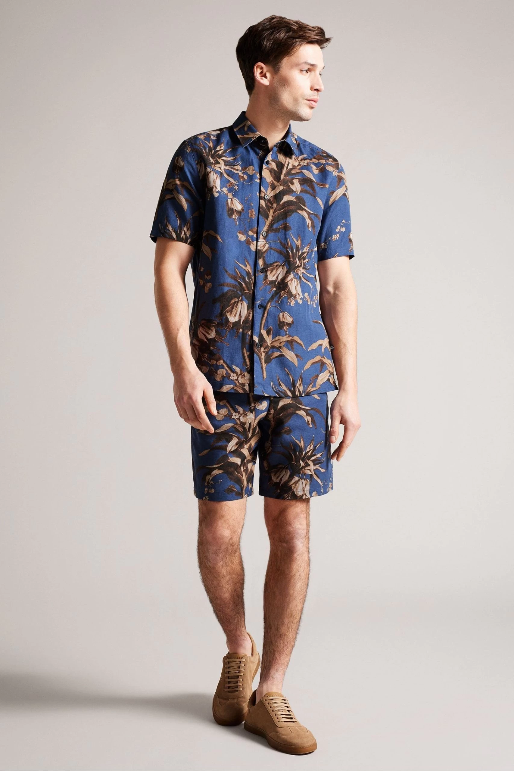 Ted Baker Blue Belmar Short Sleeve Linen Blend Floral Shirt 5 Ted Baker Blue Belmar Short Sleeve Linen Blend Floral Shirt - Image 3