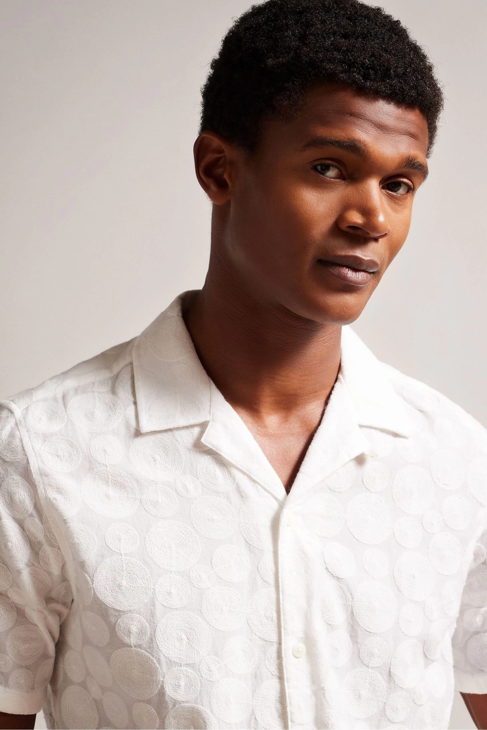 Ted Baker Allbury White Short Sleeve Embroidered Shirt 5 Ted Baker Allbury White Short Sleeve Embroidered Shirt - Image 3