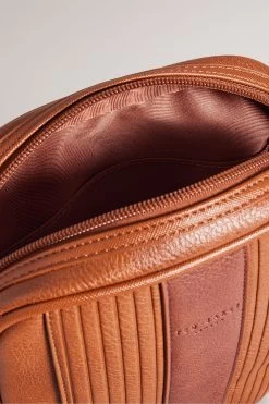 Ted Baker Natural Everton Striped Pu Large Flight Bag 9 Ted Baker Natural Everton Striped Pu Large Flight Bag -Ted Baker Shop M91746s3