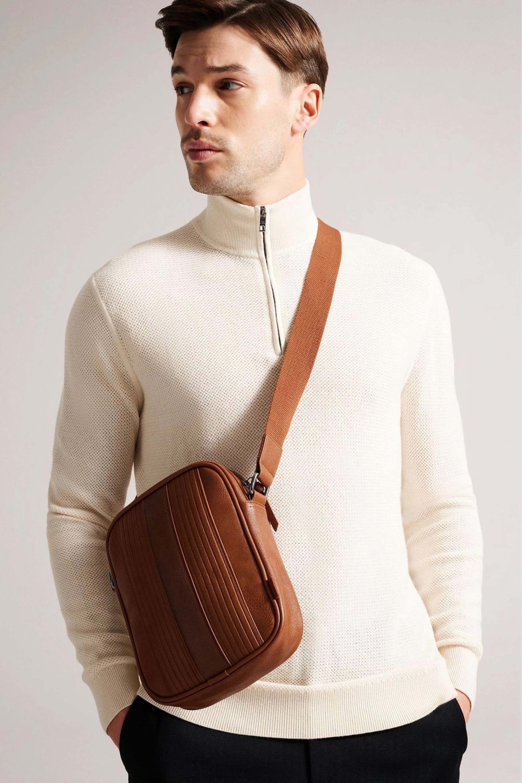 Ted Baker Natural Everton Striped Pu Large Flight Bag 7 Ted Baker Natural Everton Striped Pu Large Flight Bag - Image 5