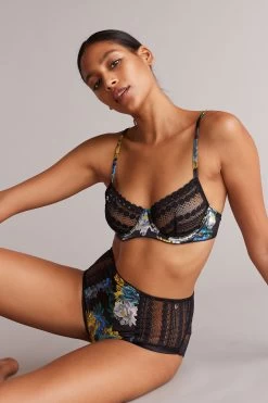 B By Ted Baker Black Floral Non Pad Underwire Bra 13 B By Ted Baker Black Floral Non Pad Underwire Bra -Ted Baker Shop M95 789s4