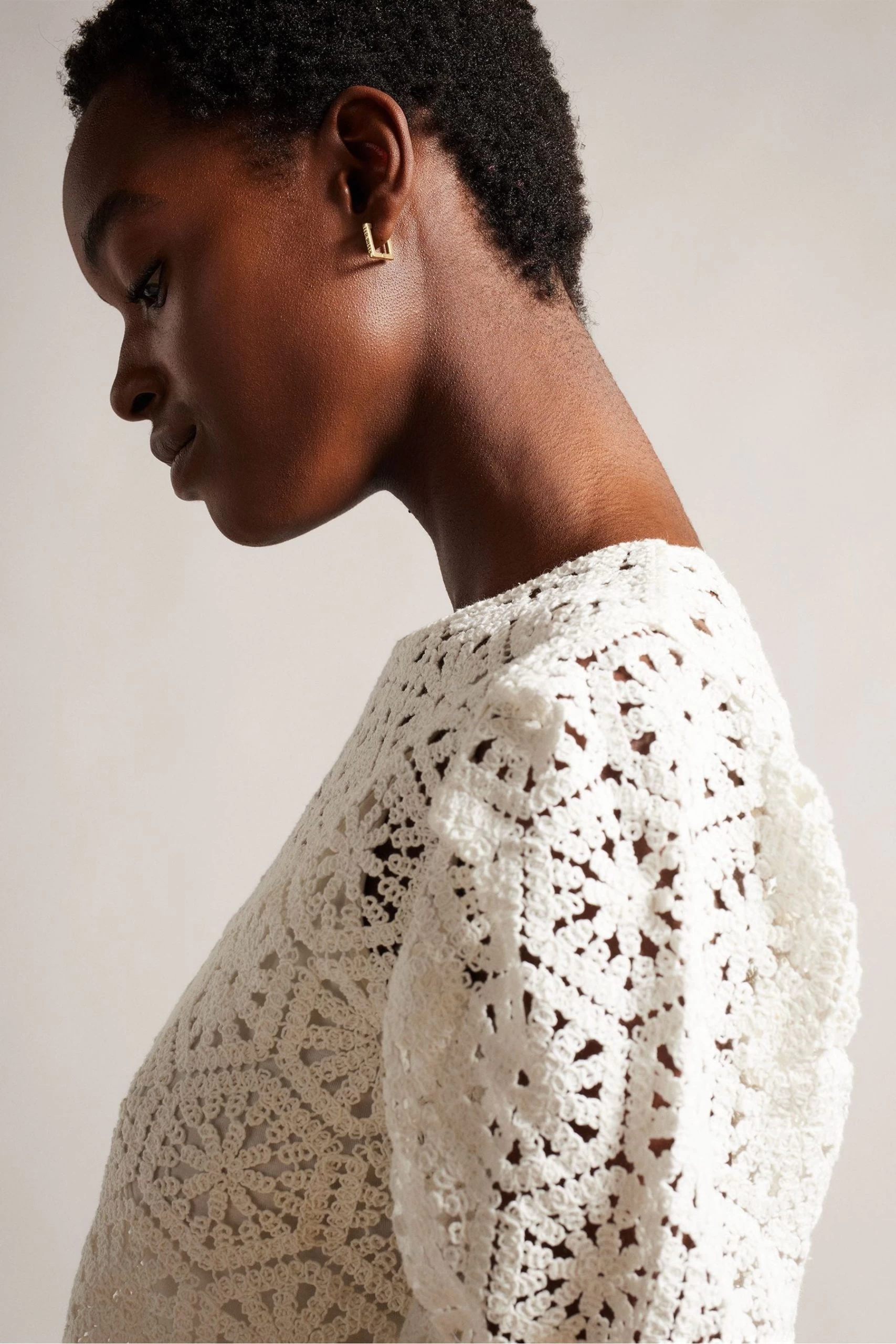 Ted Baker Ambya Crochet Knit Puff Sleeve White Top 6 Ted Baker Ambya Crochet Knit Puff Sleeve White Top - Image 4