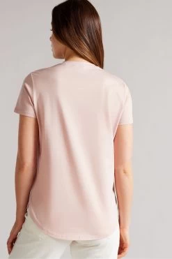 Ted Baker Pink Lovage Easy Fit V-Neck T-Shirt 8 Ted Baker Pink Lovage Easy Fit V-Neck T-Shirt -Ted Baker Shop U39599s2