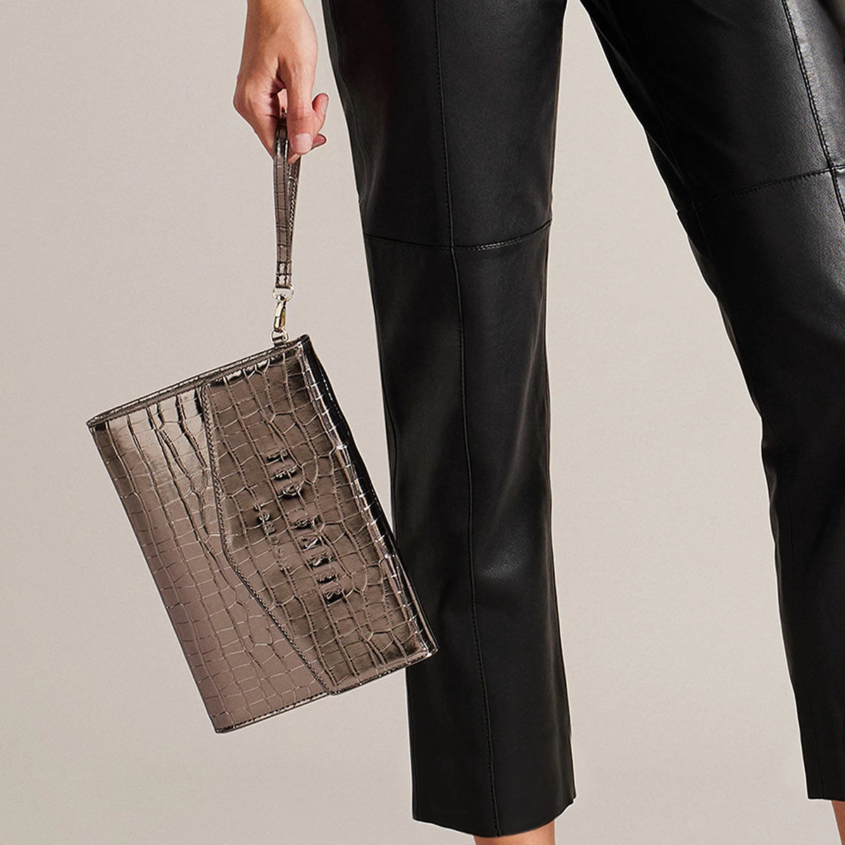 Ted Baker CROCEY Gunmetal Croc Envelope Pouch Bag 7 Ted Baker CROCEY Gunmetal Croc Envelope Pouch Bag - Image 5