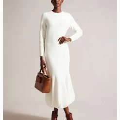 Ted Baker JIMSA Tan Faux Leather Knot Bow Crossbody Bag 13 Ted Baker JIMSA Tan Faux Leather Knot Bow Crossbody Bag -Ted Baker Shop ted baker 260650 tan jimsa tan faux leather bow crossbody bag lifestyle 2