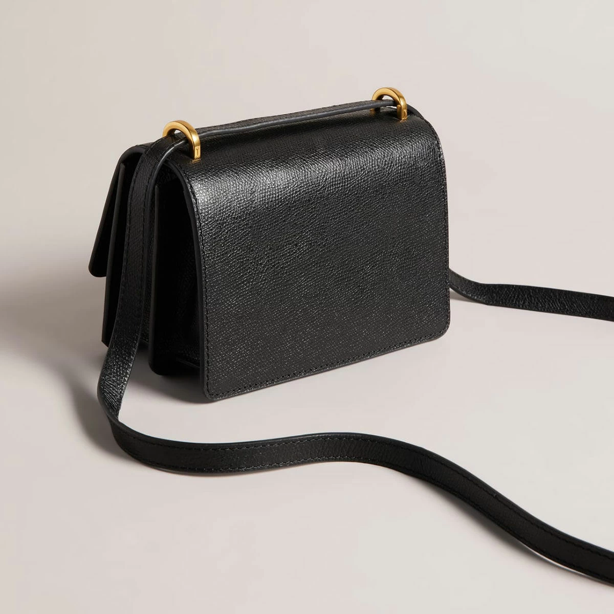 Ted Baker SSLOANE Black Leather Padlock Mini Shoulder Bag 7 Ted Baker SSLOANE Black Leather Padlock Mini Shoulder Bag - Image 5