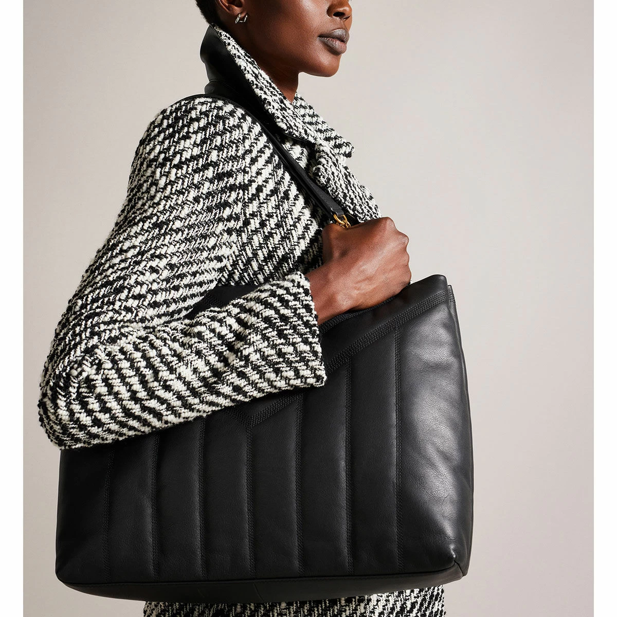 Ted Baker AYALIA Black Leather Puffer Tote Bag 7 Ted Baker AYALIA Black Leather Puffer Tote Bag - Image 5