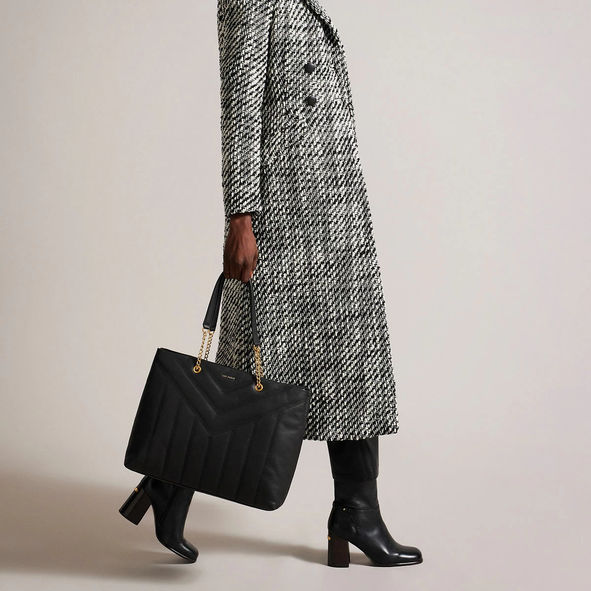 Ted Baker AYALIA Black Leather Puffer Tote Bag 8 Ted Baker AYALIA Black Leather Puffer Tote Bag - Image 6